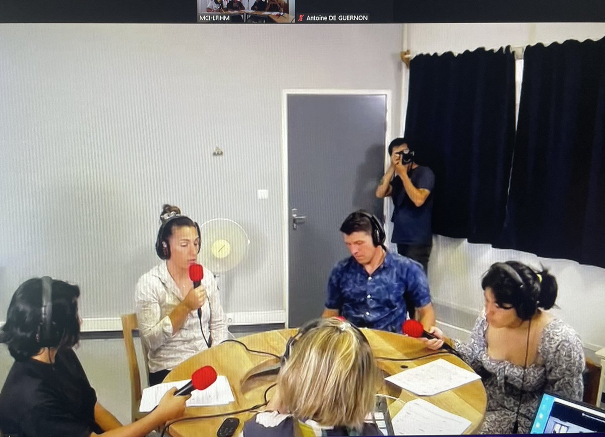 EFHM_Moroni's tweet photo. À l’occasion de la #semainedelapresseetdesmédias à l’école, la webradio du #LFT s’associe avec la #MCI du #LFIHM, pour interviewer 2 grands athlètes du rugby à 7: #FannyHorta et #JeremyAircady. https://t.co/QIx1X6vuRY