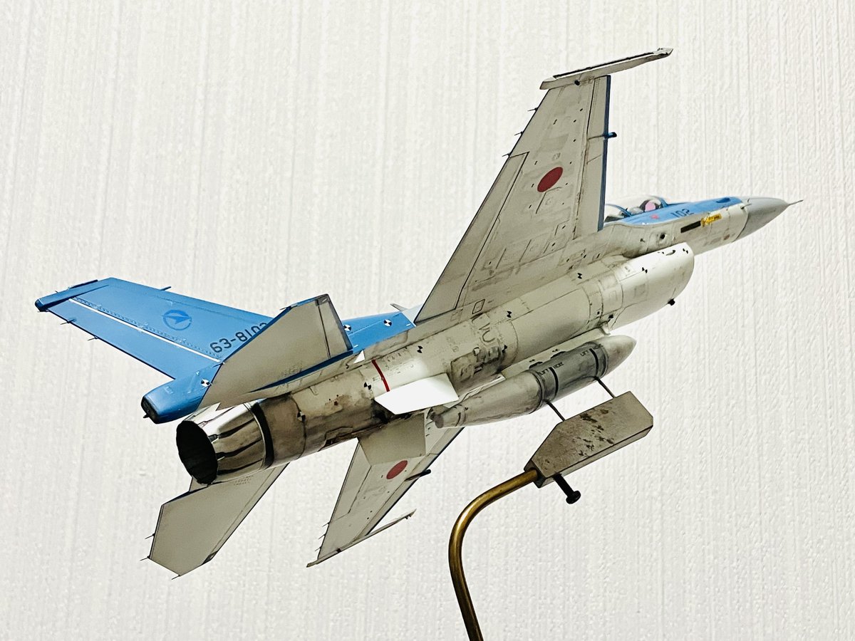 Kuranny3's tweet photo. ハセガワ48ギフツー
ピトー管も届いて無事ロールアウト。
去年の岐阜航空祭前後の写真を参考に、デモ飛行仕様で仕上げました。
今週末開催の　#松本城下町モデルコレクション　にて、#DHT同盟 枠にてお披露目です。主翼下側のウェザリングにご注目頂けたら嬉しいです。
野外撮影は来週以降のお楽しみ。 https://t.co/kxGhbvezlv