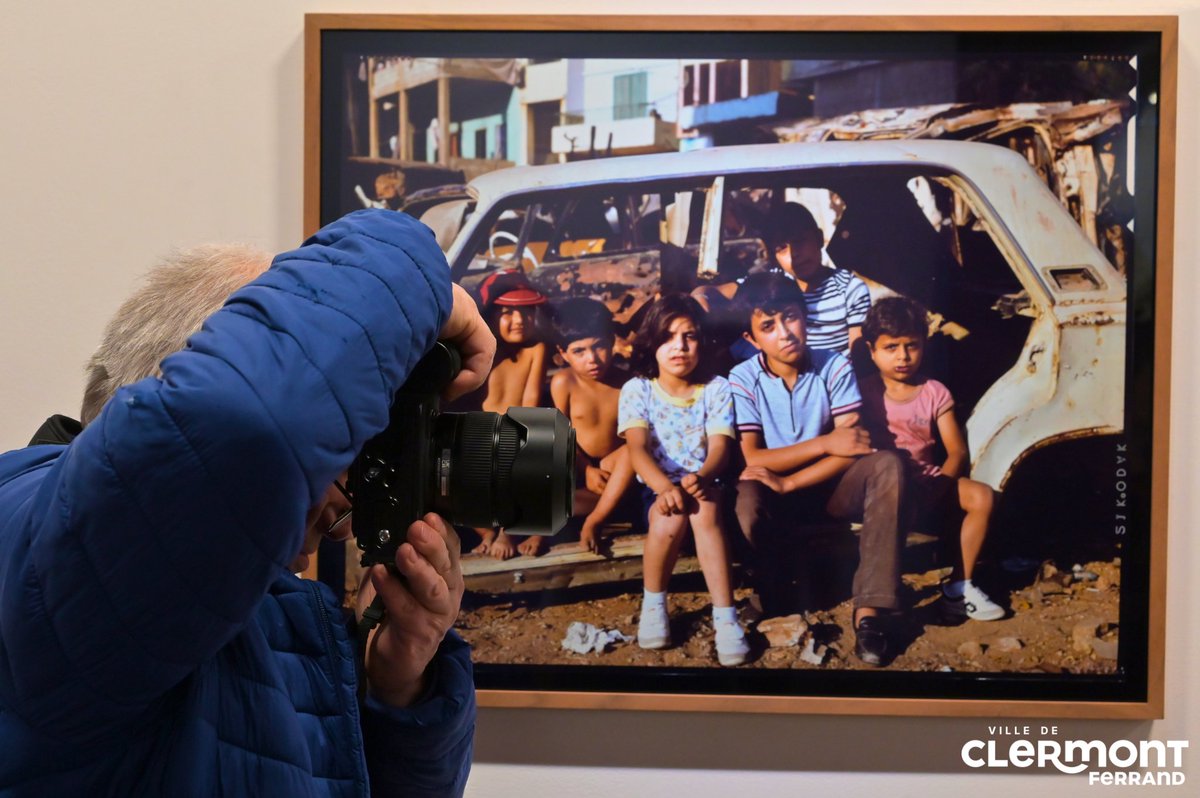 ClermontFd's tweet photo. 📸Dans l'oeil du reporter de guerre, laissez-vous transporter par les photos de #YanMorvan à l'#Exposition "Résistances mémorielles" 🪖
Un voyage unique à travers 50ans de #PhotoJournalisme dans le monde entier 🌍
📅 Du mar. au sam.
📍 Hôtel Fontfreyde
👉https://t.co/YC0jeA3i0U https://t.co/Zy8sYxZEqk
