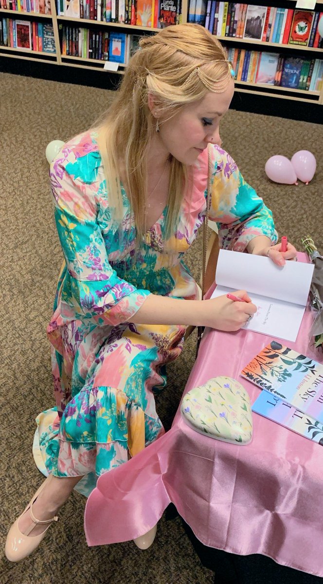 Poet @LiteraryVegan signing her poetry debut, Lessons From The Sky, in store at her launch this week! This new collection is perfect for those who like nature and reflective poetry. @EllipsisImprint 🌱💗