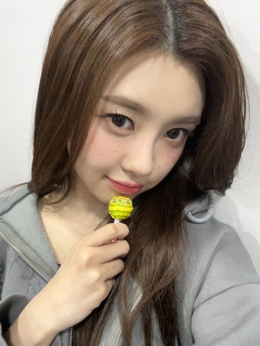 3darong2's tweet photo. 다여니가 버블로 화이트데이 사진 원본 보내줌… 털썩… 화이트데이선물에바되…😭😭 https://t.co/JKpEbZjov5