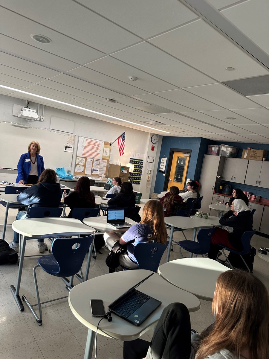 MASSforRep's tweet image. I was a guest speaker talking about my favorite topic, early childhood development, at my alum - Lincoln High School 🦁 in Ms Migneault advanced child development's class. Thank you for the invite to engage with super students!

#lincolnhighschool #lincolnri #lhs