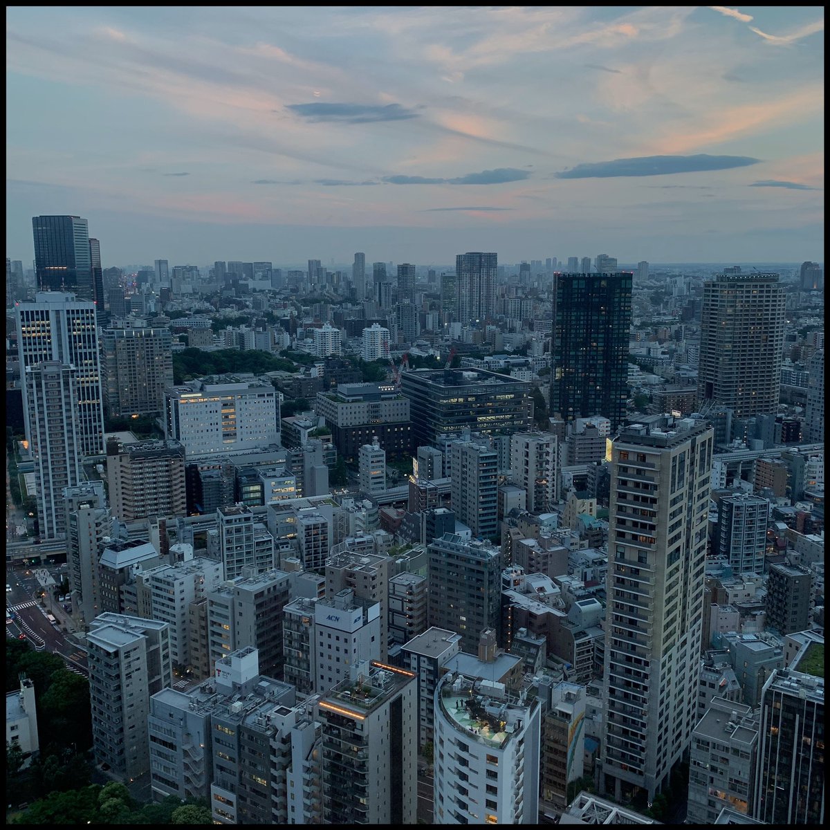 東京
.
.
.
写真: @AvilaSimpson / 2023 #tokyo #japan #landscape #sky #buildings #instagood #photo #tokyosky #tokyobuildings #streetphotography #japanese #japan🇯🇵 #alvaroavilasimpson #maquigrafia #shootiniphone #shootoniphone #fullframephotography #everydayjapan #everydaytokyo