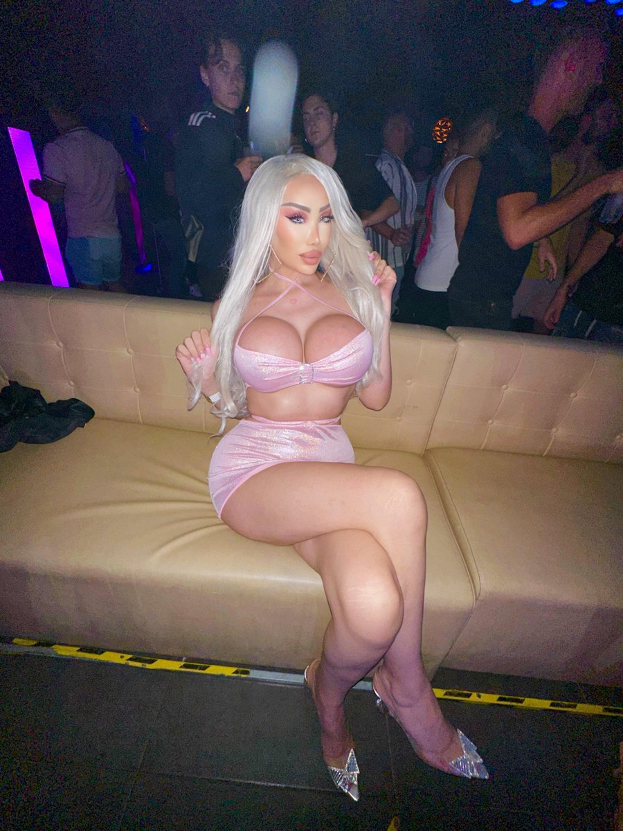 bimboacademyger's tweet photo. Blonde Bimbo with big tits and puffy lips are the most perfect females ever https://t.co/moVz2YmVHU