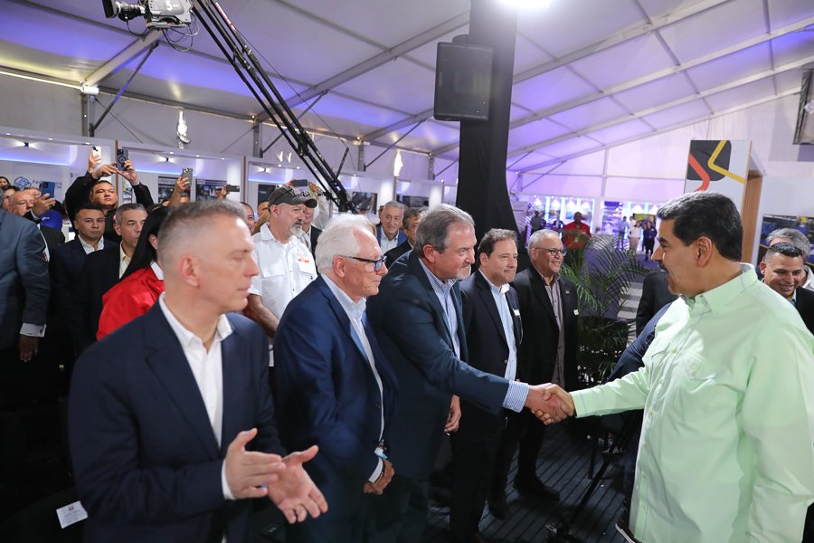 📢¡𝐀𝐬í 𝐥𝐨 𝐃𝐢𝐣𝐨!  🇻🇪
Pdte. <a href="/NicolasMaduro/">Nicolás Maduro</a>: Hay que avanzar con la fuerza de la Clase Obrera, en el esfuerzo planificado para captar la inversión e impulsar la alianza con el capital regional, nacional e internacional.
#AvanzandoPorVenezuela