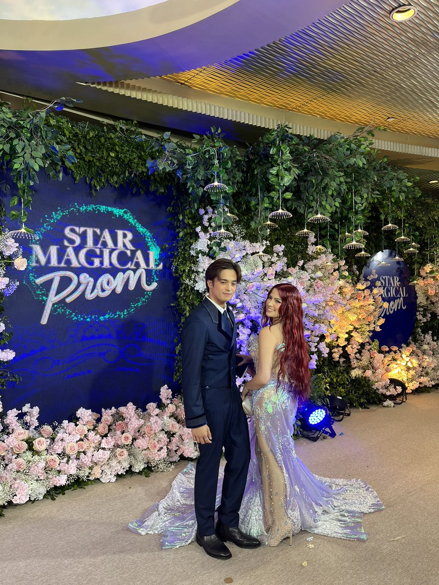 KD Estrada and Alexa Ilacad are looking like a real life prince and princess at the #StarMagicalProm2024 ivory carpet. @ABSCBNNews