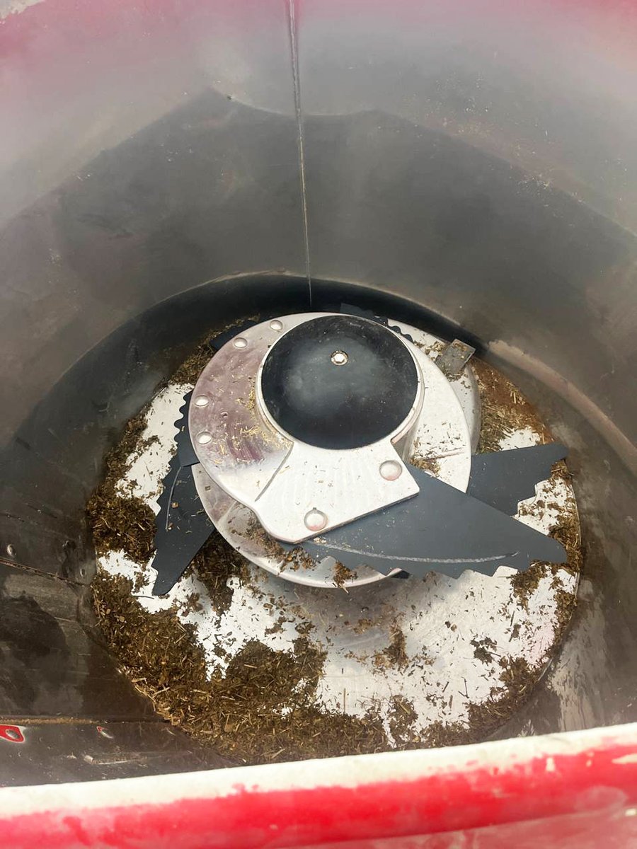 GRRobotics's tweet photo. This week a couple of our service team members were busy doing a gearbox maintenance and putting new knives on the Lely Vector at Walkhavern.
#Grandriverrobotics #Lelyvector #Service #Maintenance https://t.co/KeCjm83MDS