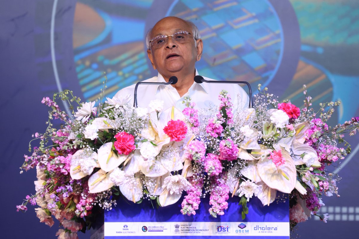 DholeraOfficial's tweet photo. “Dholera SIR is the most strategic location for semiconductor fab in India with world class infrastructure and multimodal connectivity” said Shri @Bhupendrapbjp, Hon’ble Chief Minister of Gujarat during Foundation Stone Laying Ceremony of India’s first Semiconductor Fab at #Dholera

@PMOIndia | @CMOGuj | @InfoGujarat | @nicdc01 | @CEO_NICDC | @Sanjayguj | @AChaudhary01 | @investindia | @AshwiniVaishnaw | @Rajeev_GoI |
@Semicon_India