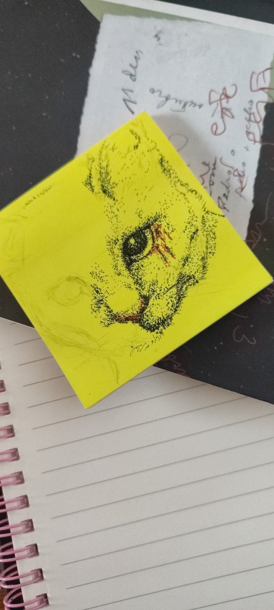 to quatro dias fazendo esse gato em pontilhismo num post it minha caneta ta quase no fim