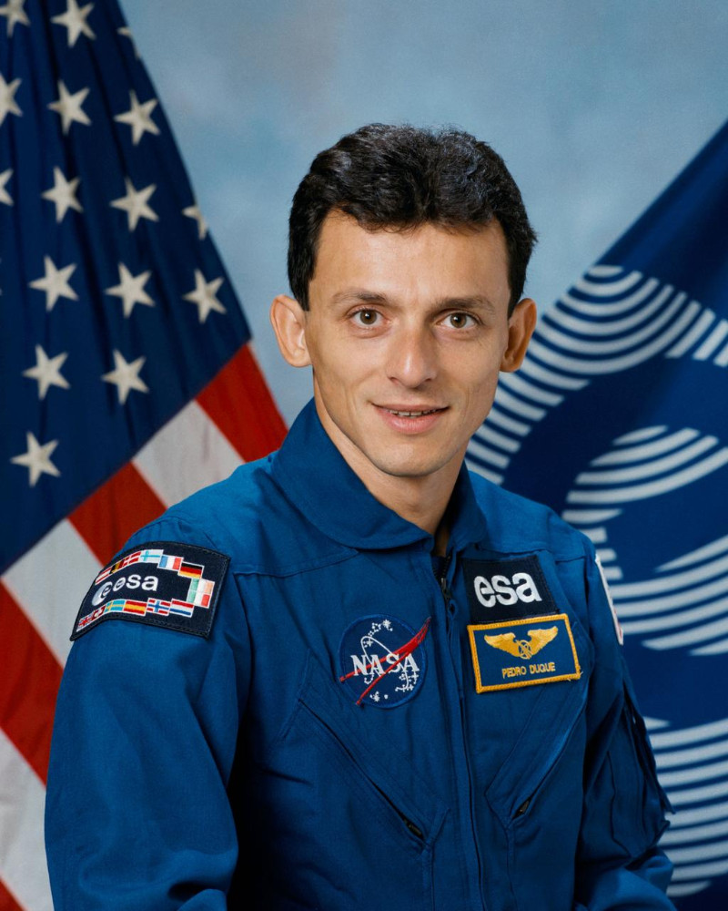 #HappyBirthday to ASE - Europe President and ASE International Executive Committee Member @astro_duque, who flew to space twice between 1998 and 2003 (STS-95 and Soyuz TMA-3), including as part of a trip to the @Space_Station!