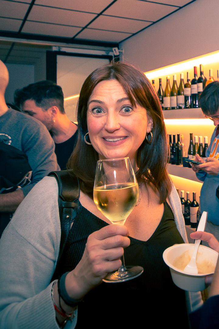 Y la ganadora es…¡Mercè Copado!🥳. Gracias a todxs por votar y disfrutar junto a nosotros del humor de nuestrxs concursantes. 😊