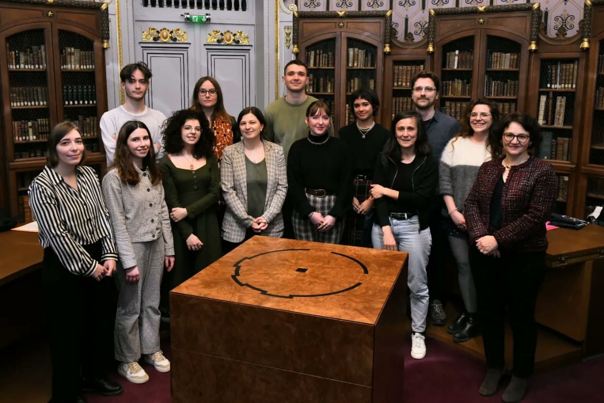 Ecoledeschartes's tweet photo. 🎓 L'@Ecoledeschartes-@psl_univ adresse toutes ses félicitations aux diplômés 2023 des masters «Technologies numériques appliquées à l'histoire» et «Humanités numériques» !

📸 © ENC - cl. Didier Plowy
#remisedesdiplômes #promotion2023 #mastersPSL @ademec_enc @m_bubenicek https://t.co/uIRGwJWv3e