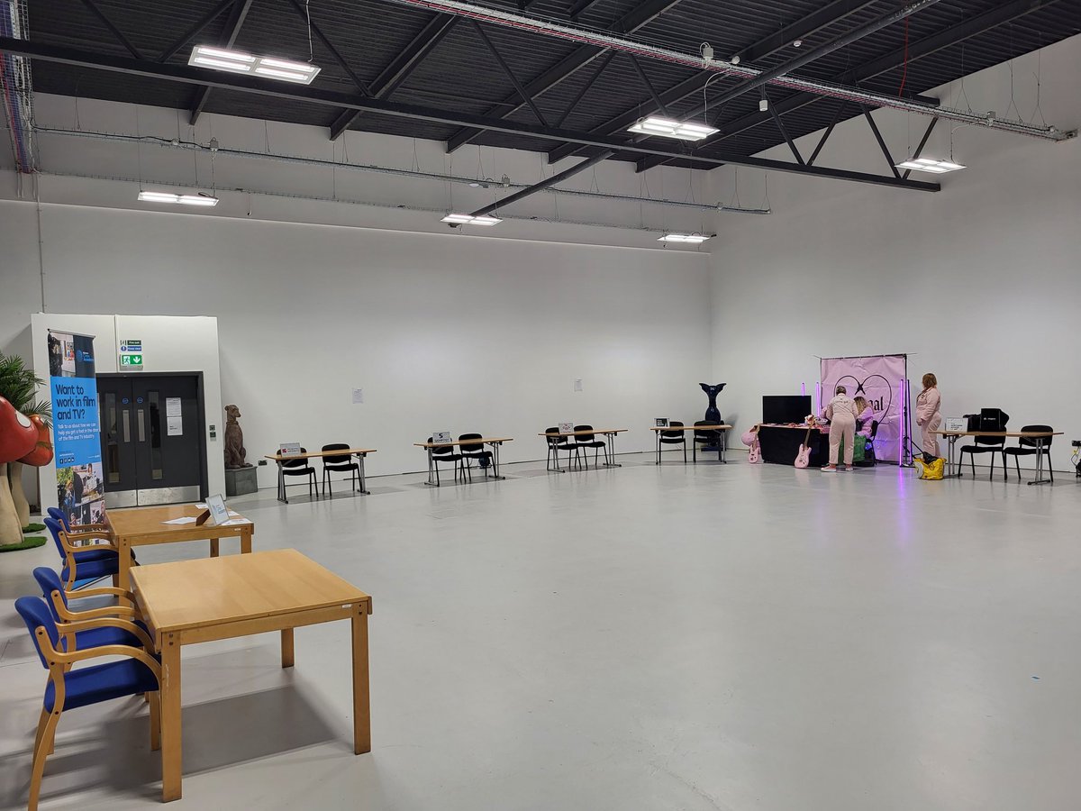 nescreen_'s tweet image. Here we go!

Welcoming attendees to our #Screenalliancenorth #connectedcommunities event here in Hartlepool. Looking forward to a super afternoon  😀