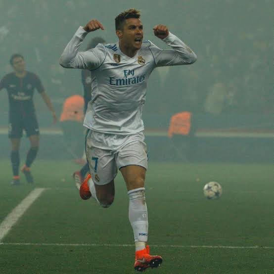 CristianoXtra_'s tweet photo. Both destroyed PSG. https://t.co/Zy3HnSv6Z6