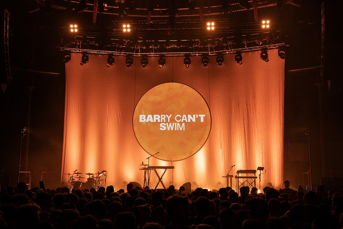 AvolitesLtd's tweet photo. #BarryCantSwim Sold Out Tour at the Roundhouse, London. Credit to: #Musician: @BarryCantSwim #LightDesigner/Operator: Morgan Henderson #Photographer: Steve Bright #Avolites #AvolitesDiamond9 #LightDesign https://t.co/UZ7KuzpMUG