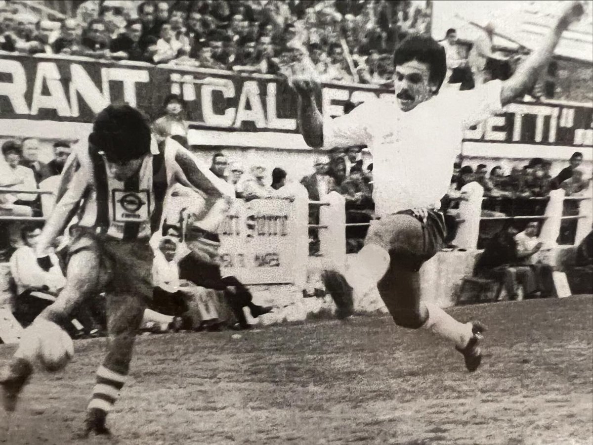 CdEManresa's tweet photo. 🎟️ 𝙀𝙉𝙏𝙍𝘼𝘿𝘼 𝙂𝙍𝘼𝙏𝙄𝙎 𝙀𝙓𝙁𝙐𝙏𝘽𝙊𝙇𝙄𝙎𝙏𝙀𝙎
⚽️ Si has jugat al Manresa (futbol base o 1r equip) a qualsevol categoria i any, tens entrada gratuïta per al partit de diumenge contra l’Andratx (12h)
🏟️ T’esperem al Congost (només has de mostrar el DNI)
#RedSundays https://t.co/UIf9Ny7GHp