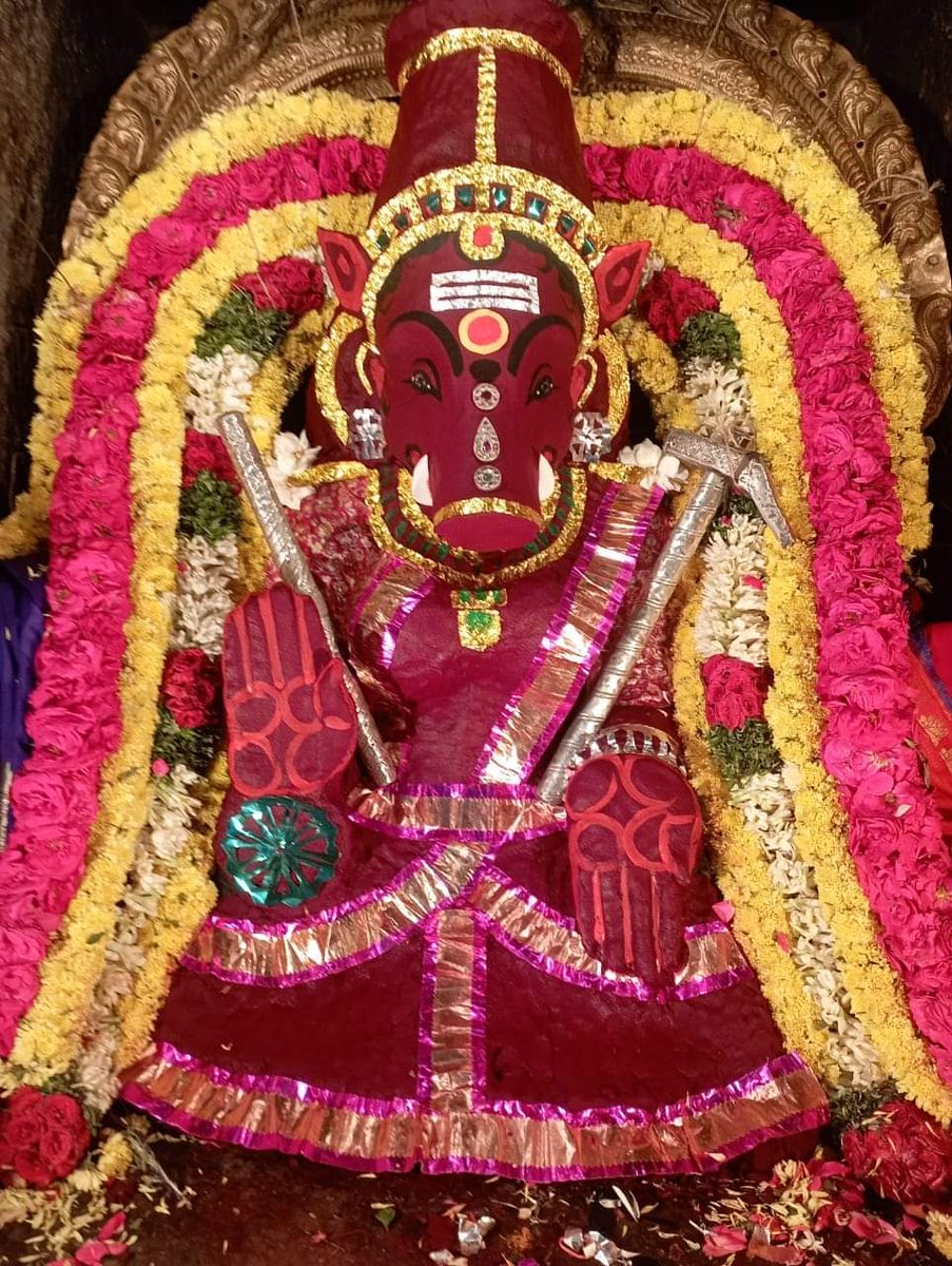 rajagan82746122's tweet photo. தஞ்சாவூர் பெருவுடையார் கோயிலில் அமைந்துள்ள ஸ்ரீ வாராஹி அம்மனுக்கு பங்குனி பஞ்சமியை முன்னட்டு இன்று[14/4/24] குங்கும அலங்காரம் செய்யப்பட்டது.
அலங்காரம். திரு.கணேசசிவம்
#Thanjavur #vaarahi #panjami https://t.co/HdCImiuUCy