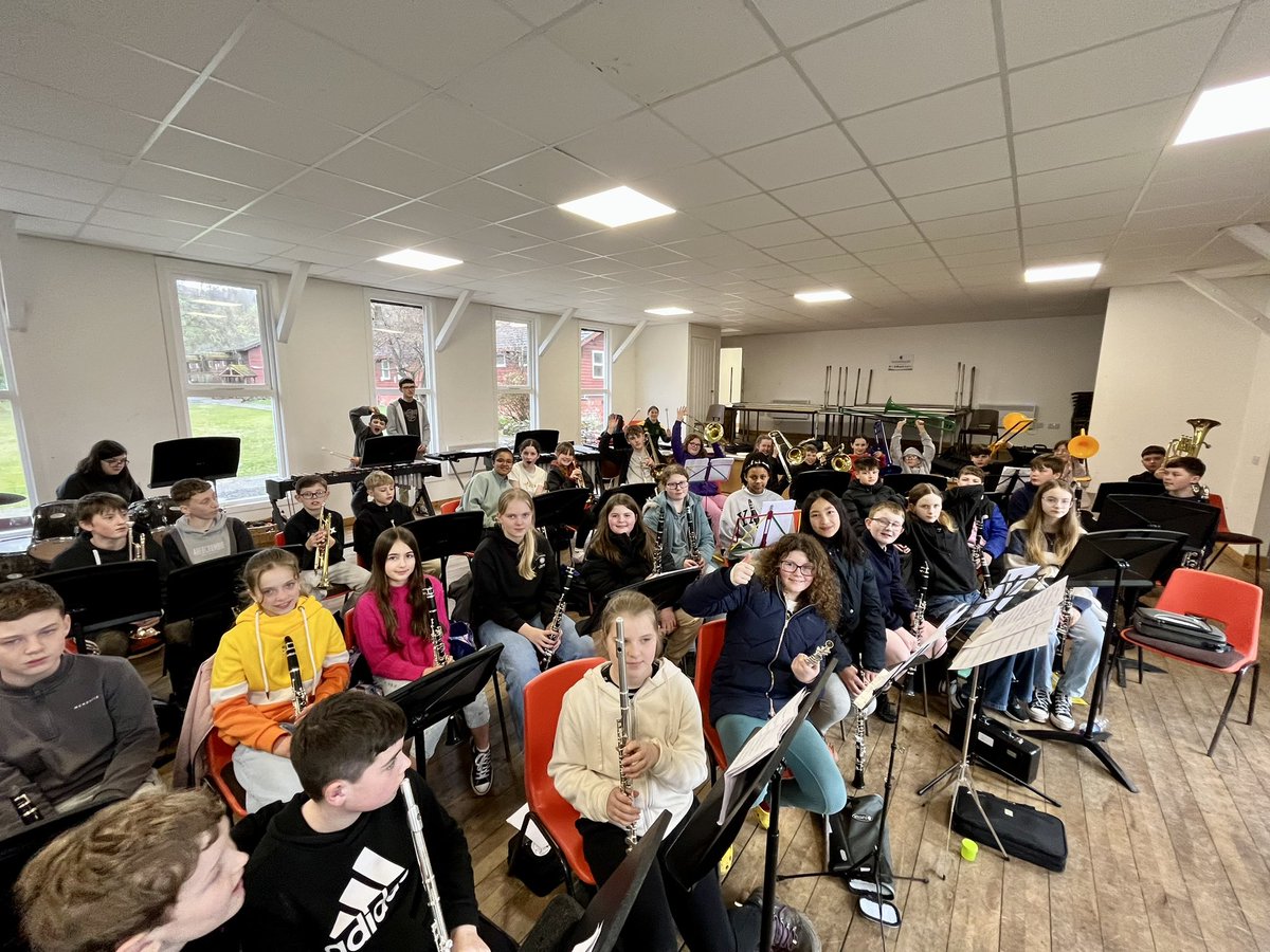 EACMusicService's tweet image. Introducing our fabulous Junior Concert Band 💫 They are having a brilliant time at Dounans and are sounding incredible! 👏 #hugeband #hugenoise #residentialcourse @EacEducation