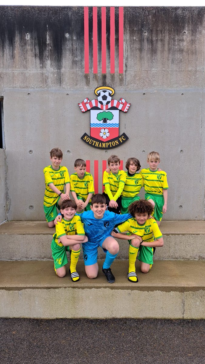 A massive well done to the U11's from Avenue Junior School who represented the Foundation at today's <a href="/EFL/">EFL</a> <a href="/UtilitaFootball/">Utilita Football</a> Regional Finals in Southampton 👏 

The team battled well but were narrowly beaten by the hosts in the semi-final - well done, we're proud of you! 💛