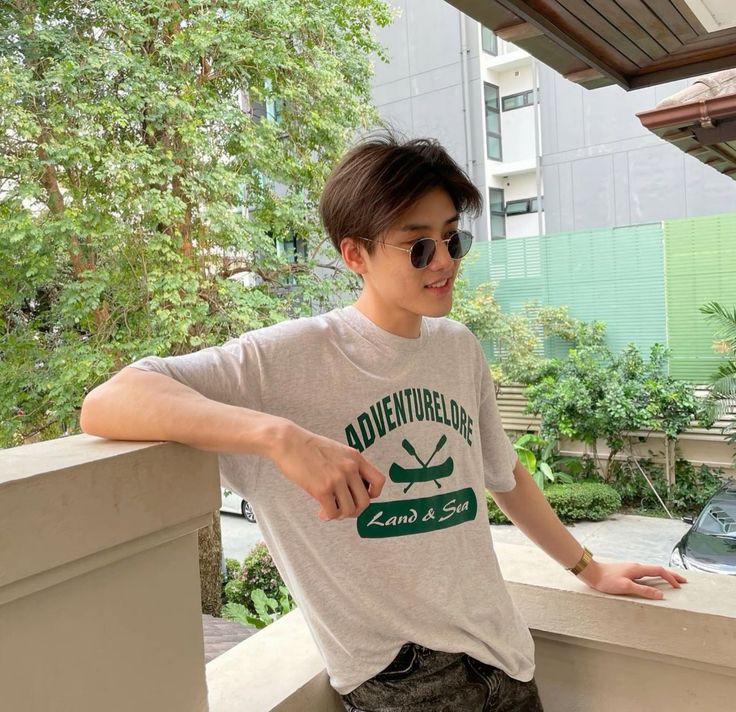 zeetalkers's tweet photo. tau ko kalo cakep itu selera, tapi yang bilang leng ga cakep berarti seleranya jelek🫡 #LengThanaphon #lengso https://t.co/6IeGCVV9US