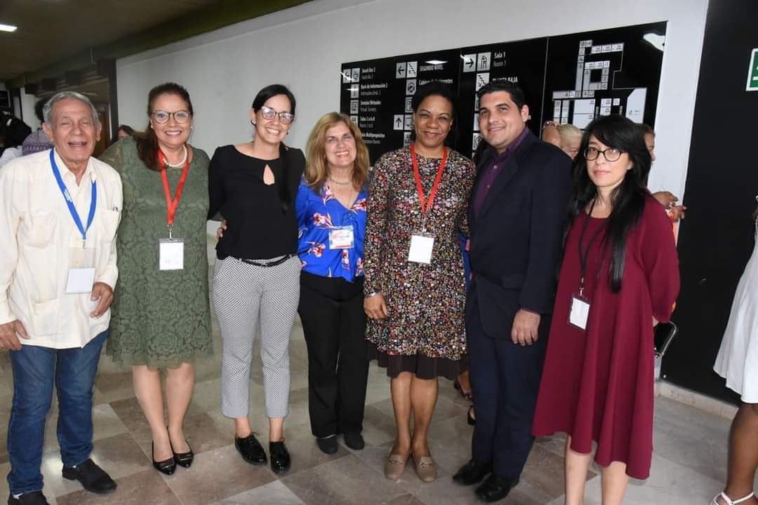 Un grato recuerdo. Felicidades a los periodistas cubanos #DíaDeLaPrensaCubana, llegue a todos nuestra admiración y respeto por la labor que hacen cada día. Seguimos en combate, defendiendo la patria.  #GenteQueSuma  #CubaViveyVence