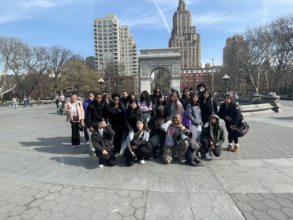 The Dewey Dance Ensemble visited NYU Steinhardt Dance Education Program yesterday for a Kaleidoscope Dance workshop! Thank you for hosting us @nyudanceed