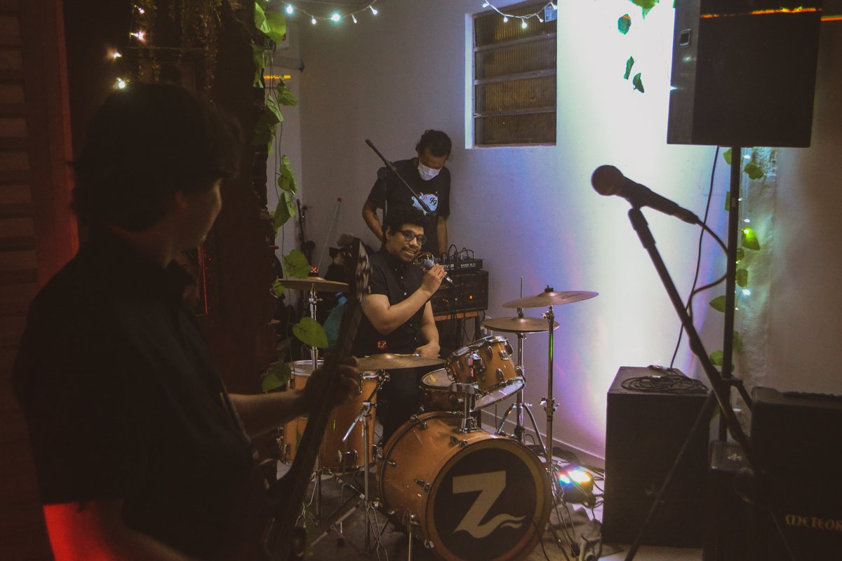 OstogaProducoes's tweet photo. #tbt da primeira vez que o #Pontras tocou num rolê nosso ✨ e tamo pronto pra repetir isso dia 29 de março no nosso primeiro evento do ano, se você ainda não adquiriu seu ingresso, corra que tá no valor de antecipado mas por tempo limitado!

COMPRE AGORA: 
https://t.co/gzGcmIuwgG https://t.co/potdJM7Kbp