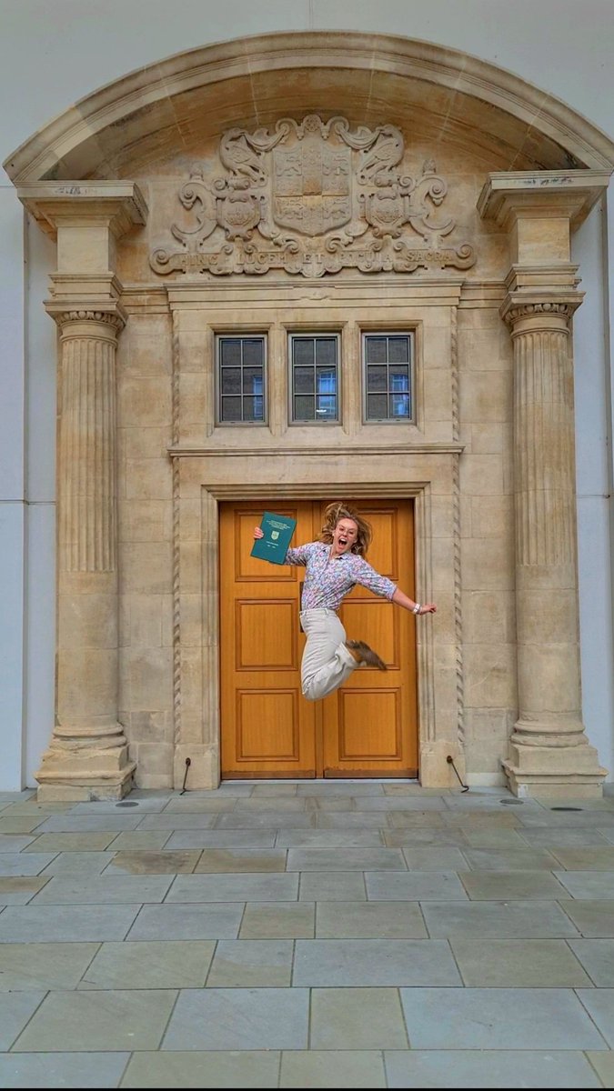 Dr Sarah Louise Barron tweet media