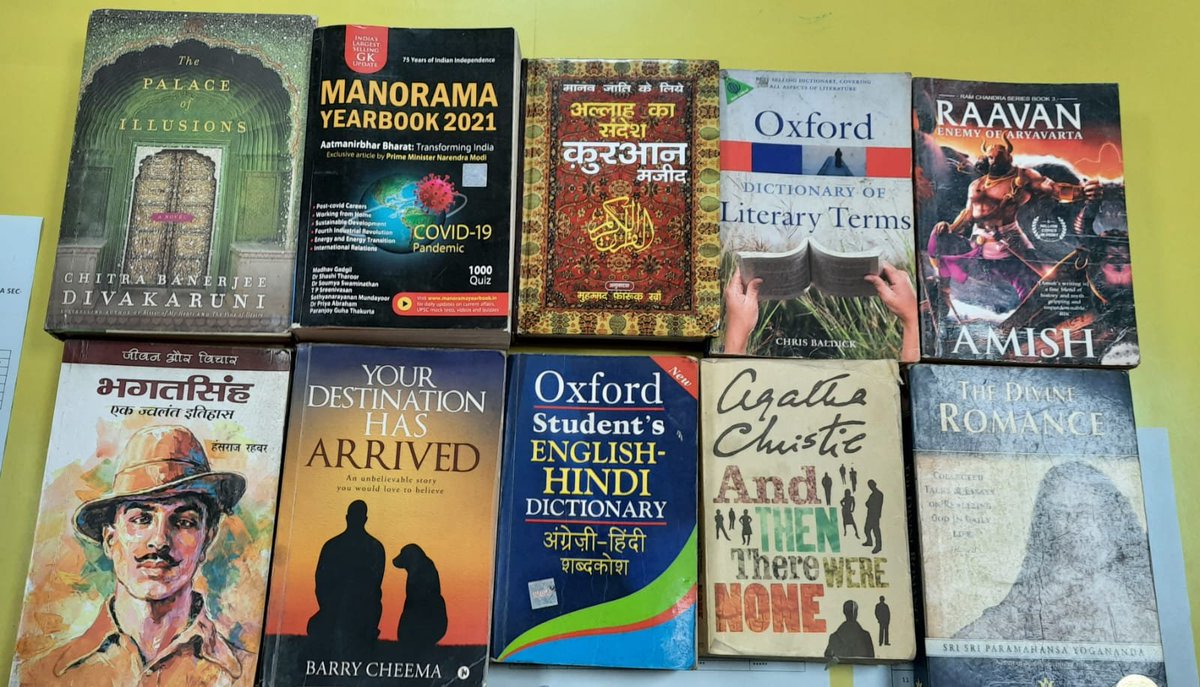 tiwariomkar1212's tweet image. @GBSSS_Saket  के प्रभारी डॉ. @VKPathak1  जी ने नवीनतम स्थापित हमारे विद्यालय के लिए अपनी तरफ से पुस्तकें प्रदान की हैं। यह पुस्तकें विद्यार्थियों के लिए नए ज्ञान के दरवाजे खोलेंगी। हमारे पुस्तकालय के लिए इस तरह के प्रयासों का हार्दिक स्वागत है। 
🌟 #LibraryInitiative