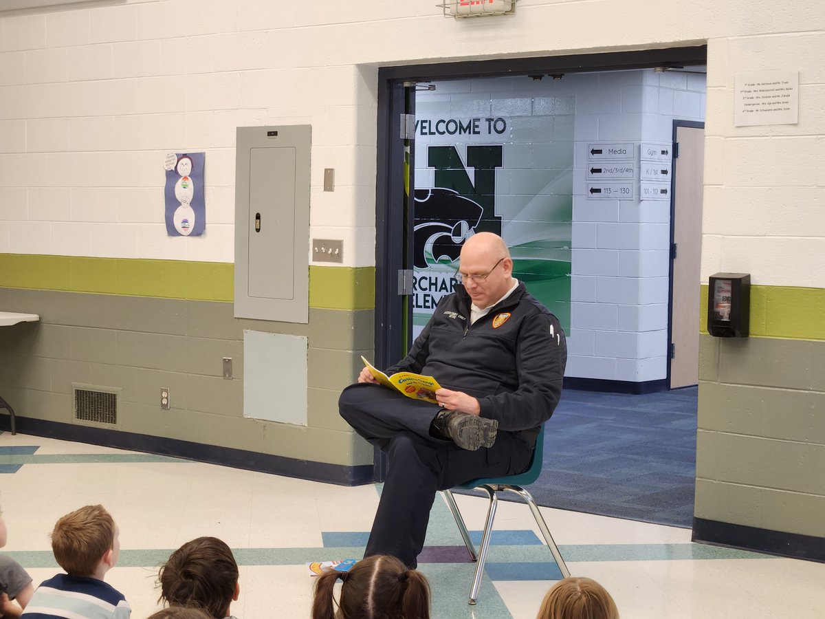 Thank you to Asst. Fire Chief Seog for reading to OH 2nd graders. They loved it! #MarchIsReadingMonth <a href="/NCSD/">Novi Community School District</a> <a href="/cityofnovi/">City of Novi</a> <a href="/novifire/">Novi Fire</a>