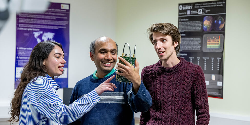 Check out the #PhD opportunities in physical sciences and engineering – nearly 50 of them!

Sinkholes, batteries, miniature robots, green hydrogen, lunar construction, quantum – there’s a huge range.

Come and join us! Apply by 3 April.
tinyurl.com/y7u2xu2d