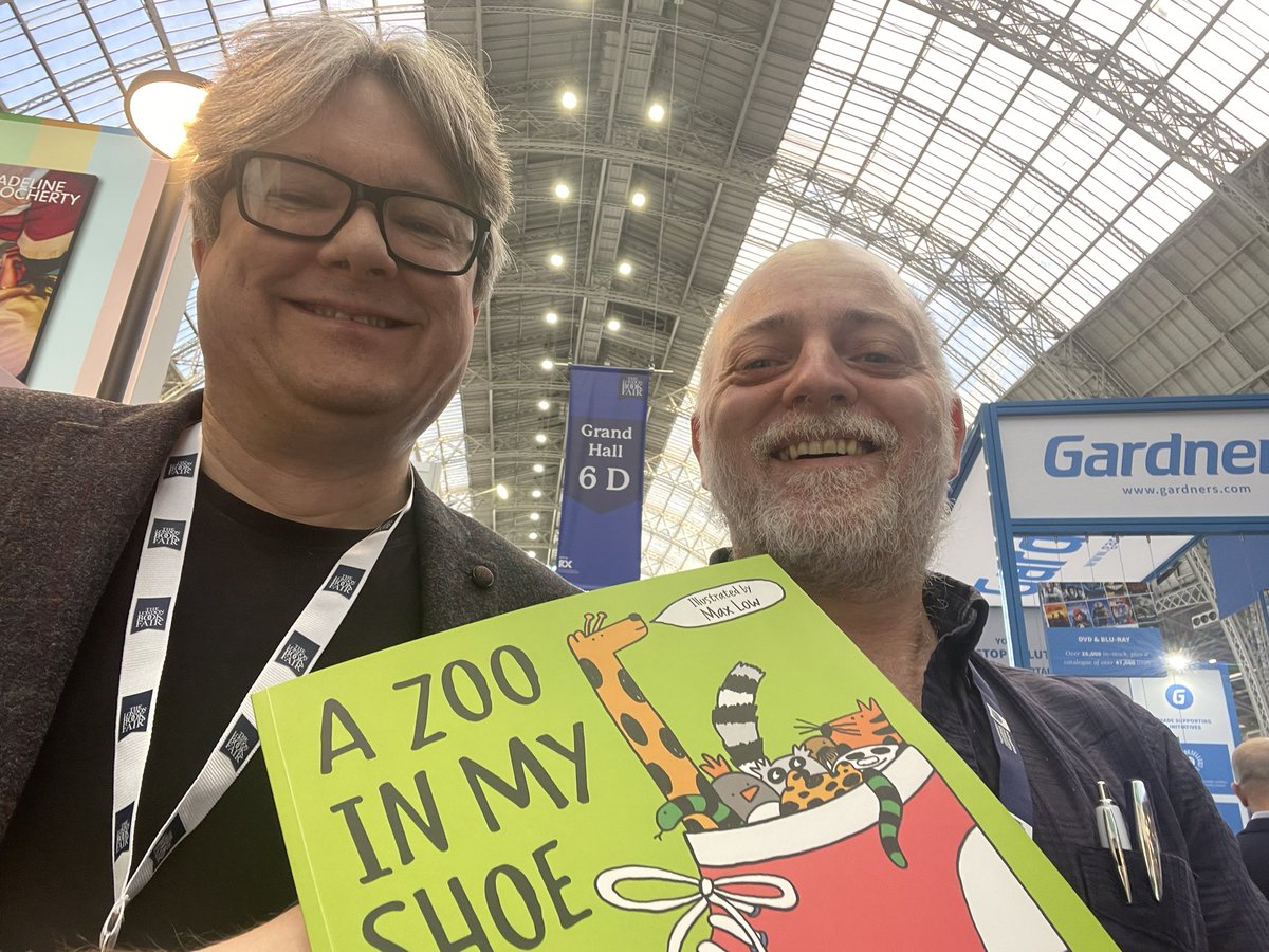 Lovely to have my annual catch-up with Matthew from my publisher, @graffeg_books at the @LondonBookFair ! Let’s keep that momentum going! #childrensbooks #azooinmyshoe