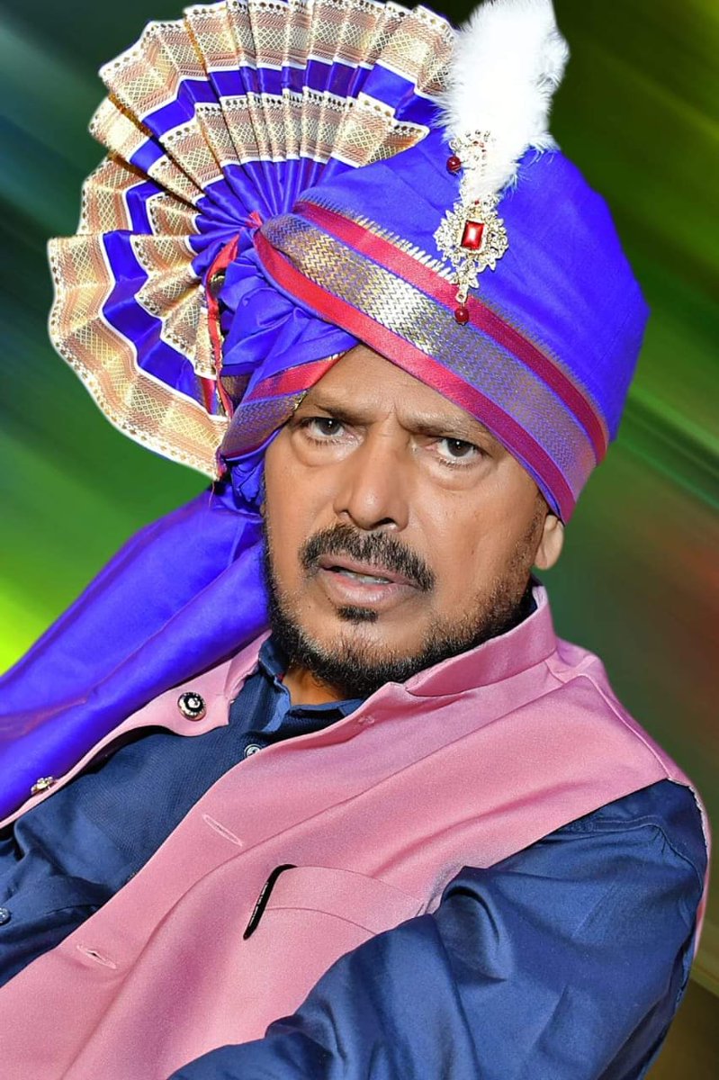 isagarsonawane's tweet photo. शिर्डी आणि सोलापूरच्या लोकसभा जागांसाठी रिपब्लिकन पक्षाचे नेते रामदास आठवले यांची मागणी योग्य आहे. महायुतीला आमचे योगदान आणि बळ स्वीकारणे आवश्यक आहे. आता वेळ आली आहे की आमच्या प्रयत्नांची सराहना केली जाईल. #Shirdi #Solapur #LokSabha https://t.co/I0XnuFC6xy
