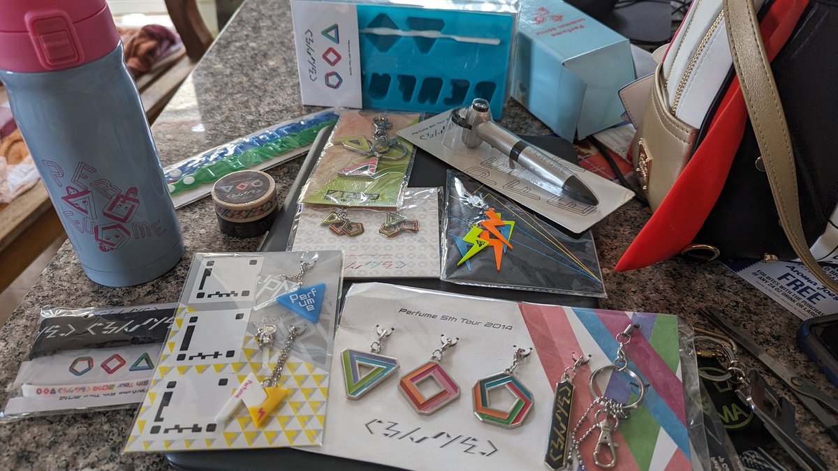 CrimsonPerfumer's tweet photo. My Perfume haul came in 😭, I love everything 🥺❤️❤️ https://t.co/zBqyDZujBR