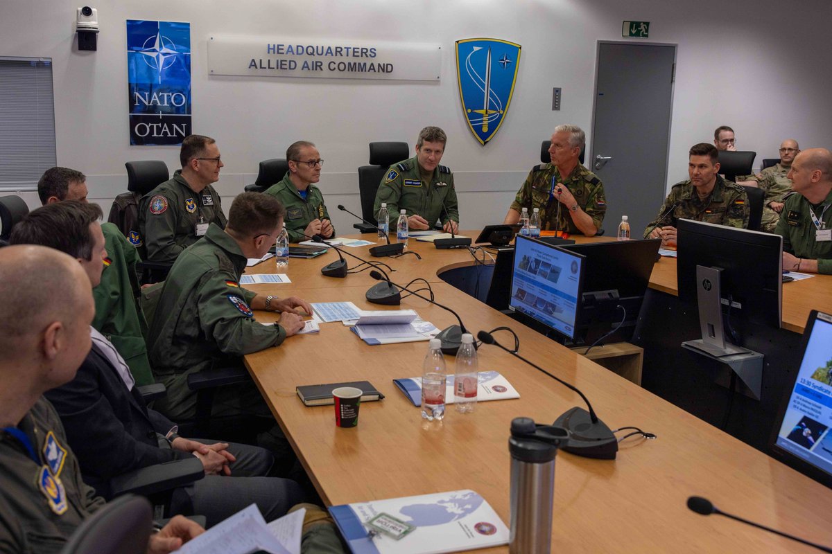 JointAirPower's tweet photo. The #ThinkTankForum concludes with profound insights, thanks to the fruitful discussions led by our dedicated syndicates. Their valuable work has set a robust foundation for innovative strategies in defence and security. Together, we are moving forward with actionable solutions. https://t.co/mPQOUynRgR