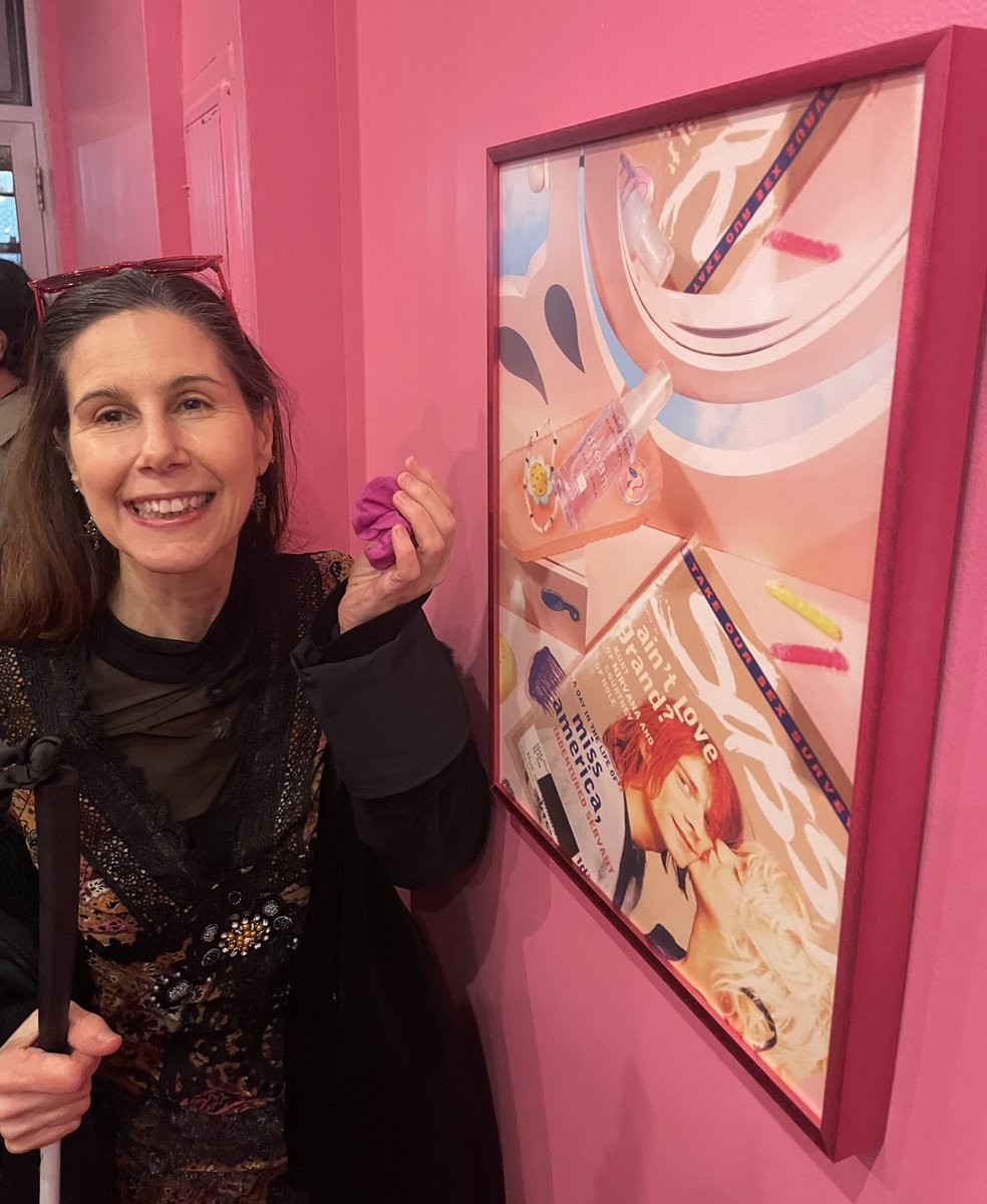 This Sunday, March 17, 4pm, I’ll be leading a Verbal (and fragrant) Description tour and conversation with artist Elizabeth Renstrom for blind gallery goers and their friends! Free but please register: tickettailor.com/events/olfacto…