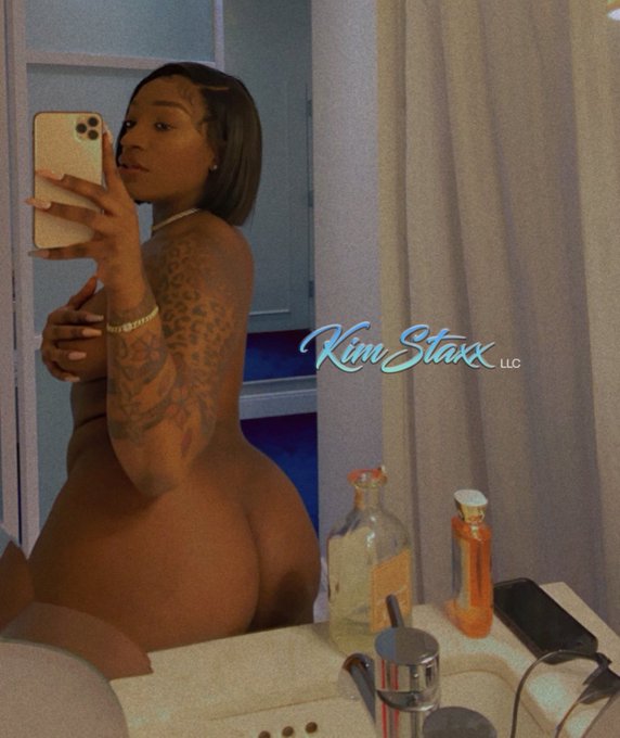 When are you free for me ? 😘 https://t.co/0HCLdbutgH