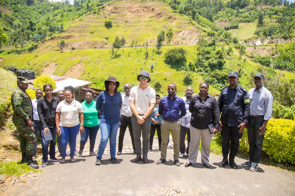 RwandaAgri's tweet photo. The Minister of Agriculture &amp; Animal Resources @Ilde_Musafiri visited Mubuga Coffee washing station owned by @Rwacof. The visit seeks to assess readiness of coffee buyers for this year’s coffee season as well as the implementation of new regulations of collecting coffee cherries. https://t.co/l9cU0PFZWB