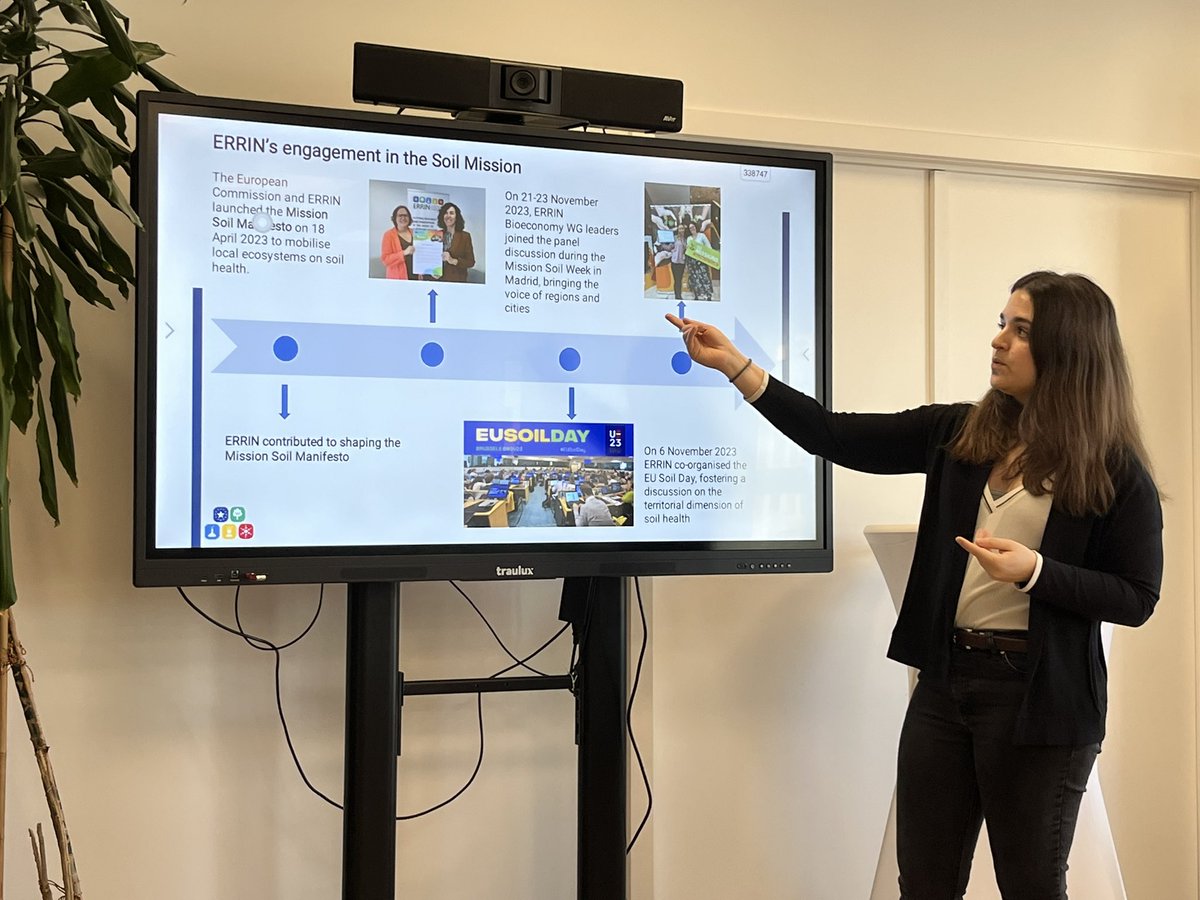 RegMurciaBrux's tweet image. 🇪🇺 Thank you @ERRINNetwork #SilviaGhiretti for your visit and exchanges on #ERRIN activities and the new #projectdevelopment tool.

Happy to share with you all the place-based experience of @EuroVertiC with the #NewEuropeanBauhaus #SustainableUrbanDevelopment 

@LIFEBauhausing