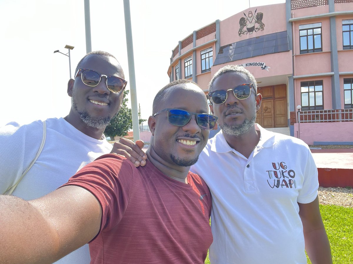namaraallan's tweet image. Comrades and brothers from the @SafariUbuntu now catching up for @UgTukoWapi in Fortportal at the Tooro Palace. @iDEASUG @Comrade_Otoa @movingadsuganda 
#UgTukoWapi