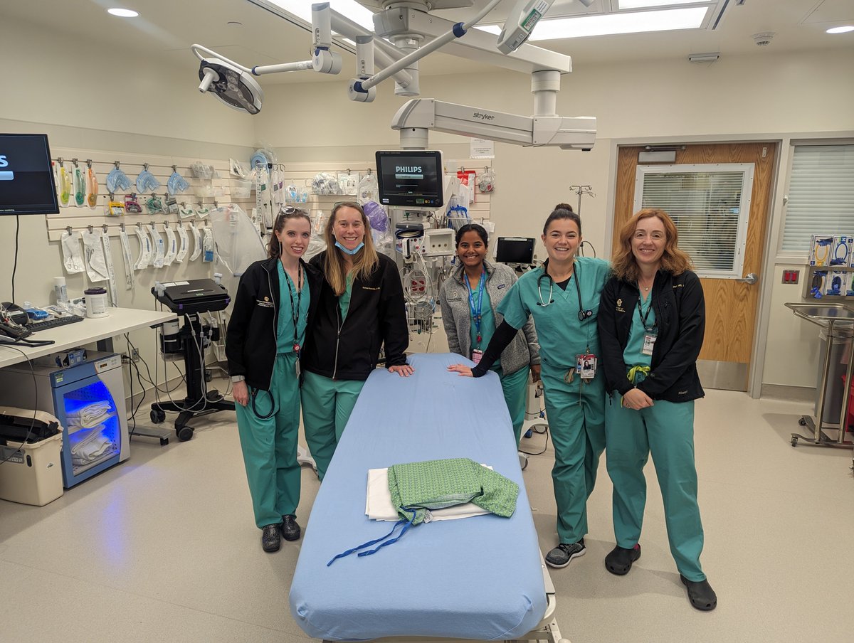 No snow day for the @CUEmergency crew! Awesome to be working with a crew of amazing women docs (and medical student) from @DenverEMed Be careful on the roads! #cowx #women