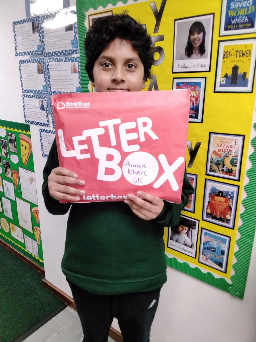 Children in 5K are excited to receive their 2nd Letterbox parcel.
#letterboxclub