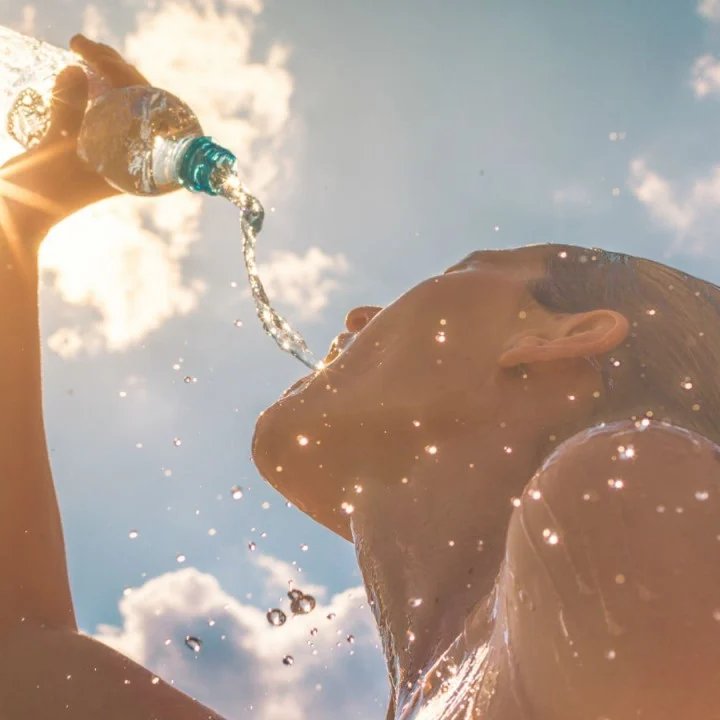 updatecharts's tweet image. PERDEMOS! Terceira onda de calor deve se estender até a próxima semana e temperaturas podem chegar a 40 GRAUS.