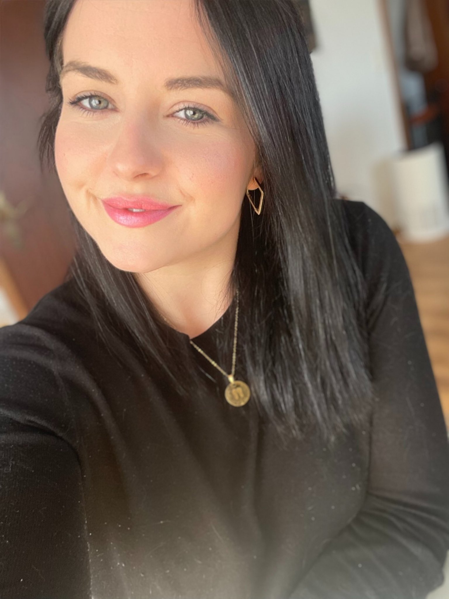 1 pic. Neue Friese, alte Emma😜 Bild 1 oder 2? ❤️‍🔥 Schreibt mal in die Kommentare wie ihr es findet 😊 https://t.co/kIwypkXkIU