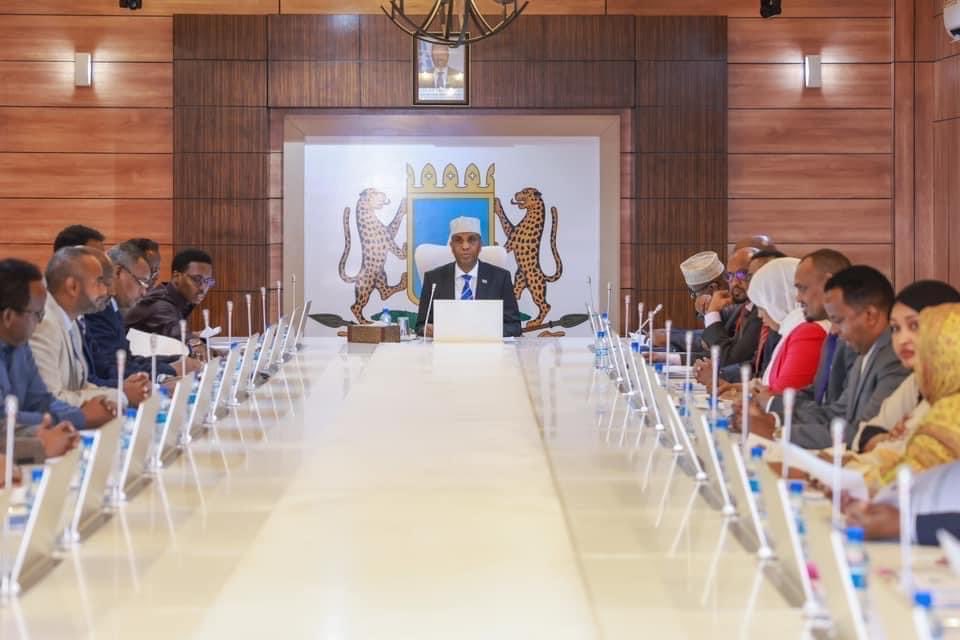 Somali cabinet has suspended all formal meetings concerning Somalia to be held outside the country following a proposal by @MoPIED_Somalia. The council instructs all institutions to prioritize holding meetings within the country & work towards a prosperous & secure Somalia.