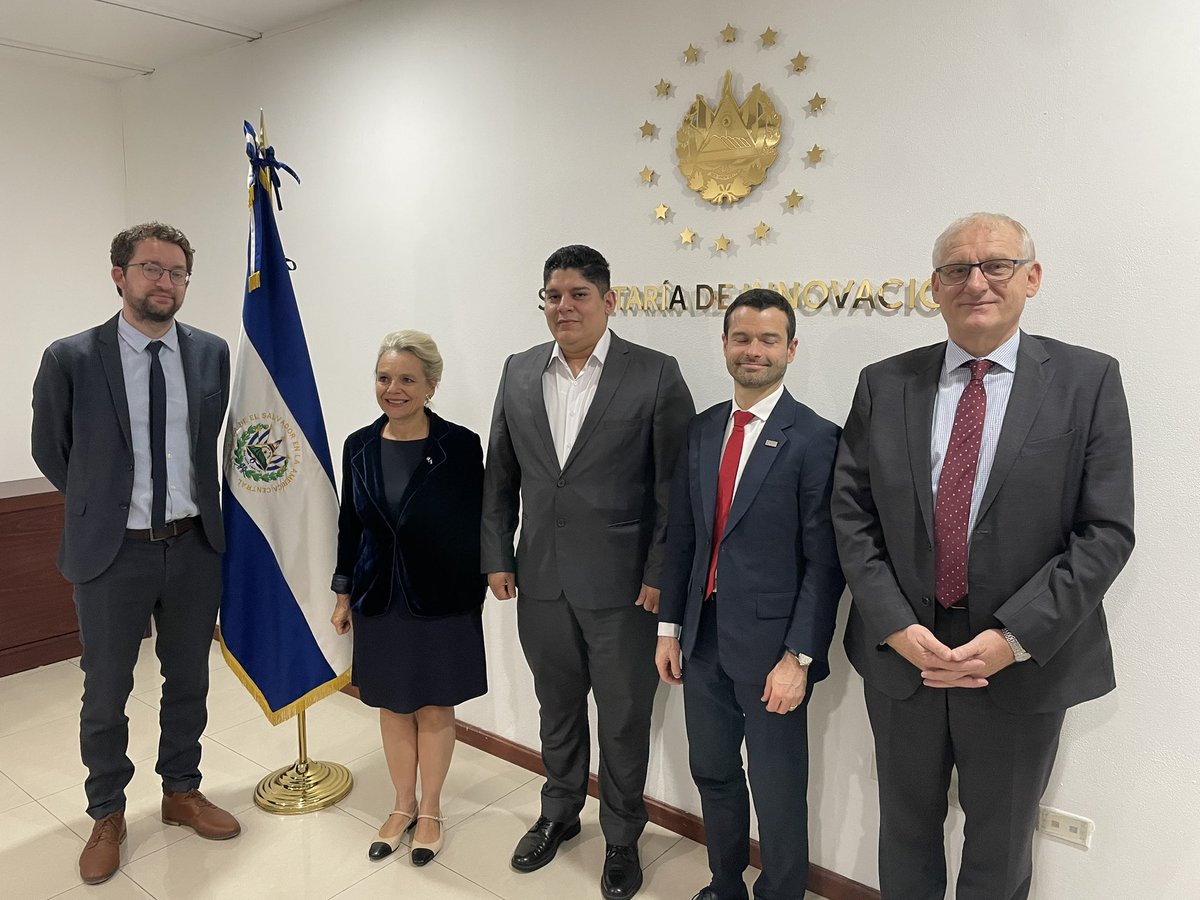 🇸🇻 @expertisefrance se complace en apoyar a El Salvador con la Unión Europea en la formación profesional de sus jóvenes y en el desarrollo de competencias digitales