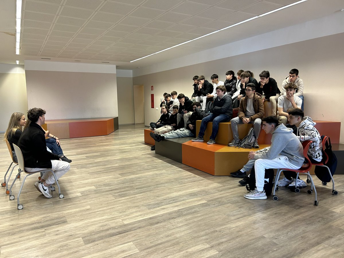 Jornada d’Orientació 2024 a l’<a href="/EscolaVirolai/">Escola Virolai</a> . Trobades dels alumnes de batxillerat amb els nostres ex-alumnes explicant la seva experiència post-virolai! Quin orgull sentir-vos i que vingueu amb tanta il•lusió ❤️