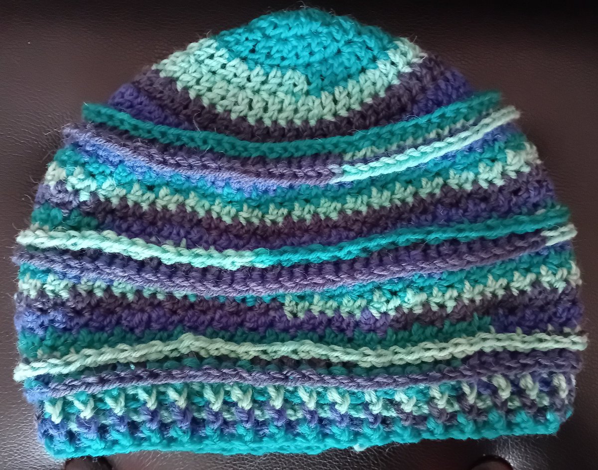 Helenintgarden's tweet image. #ThreeThingsThursday #gratitude
1) a surprise present of a lovely #crochet hat 🎁
2) I managed make a copy of my new #crochet hat 🧶
3) I've made a start on #VisibleMending my duffle coat 🪡🧵
4) my aunty is finally at peace 🕊
5) helping someone with their research project 💬