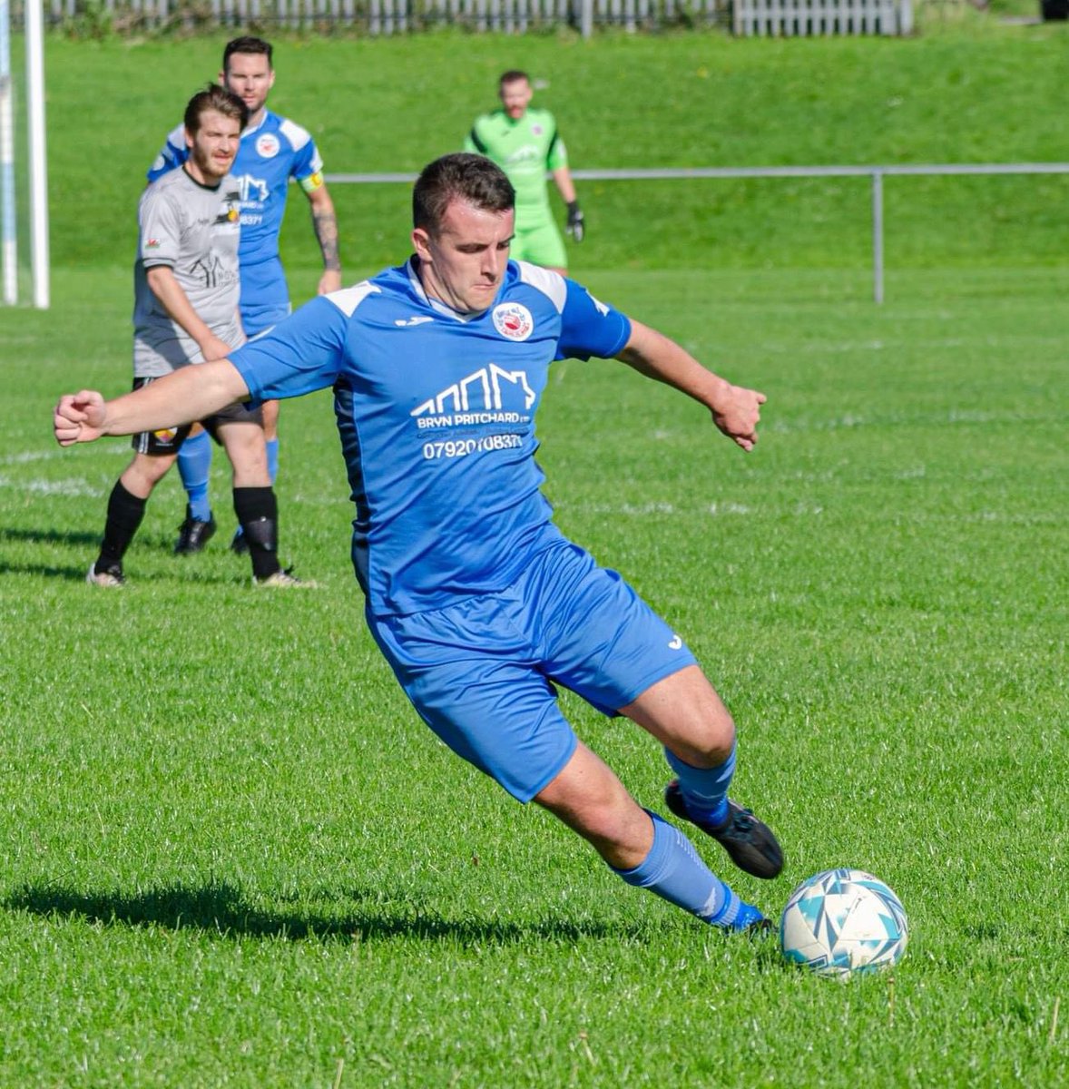 Canlyniad Neithiwr: 

Conwy 0-3 Nantlle Vale 

Jamie Jones ⚽️
Cian Pritchard ⚽️
Ashley Owen ⚽️

Seren y gêm ⭐️ Aled Williams! 

Da iawn hogia! 💙