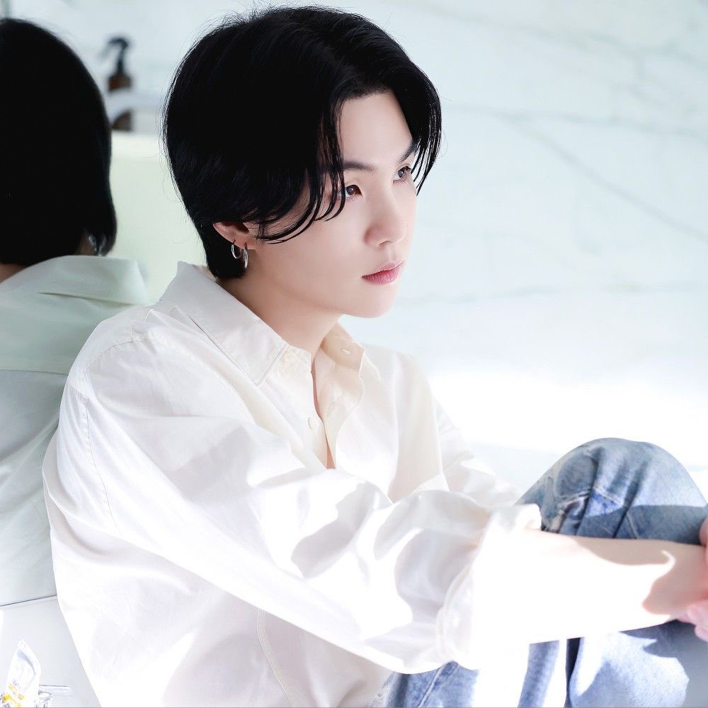 aileeagustd's tweet photo. Pronoun

"Arumi, you are the pronoun for happiness ..."

"... and misery."

—Min Yoongi Local AU https://t.co/8V0UuqovSk